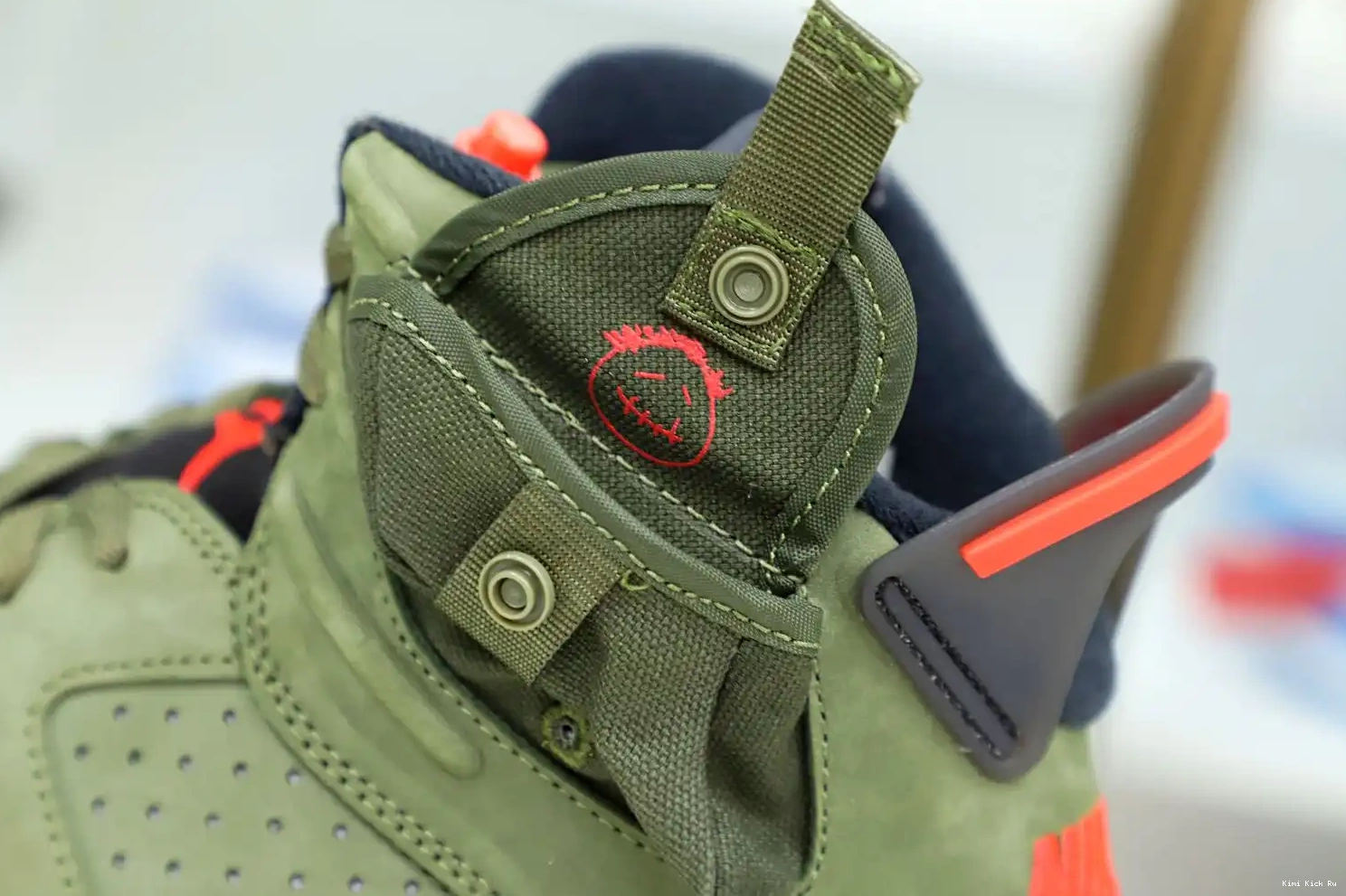 X Kimikick RETRO JORDAN AIR TRAVIS SCOTT 'OLIVE' 6 0807